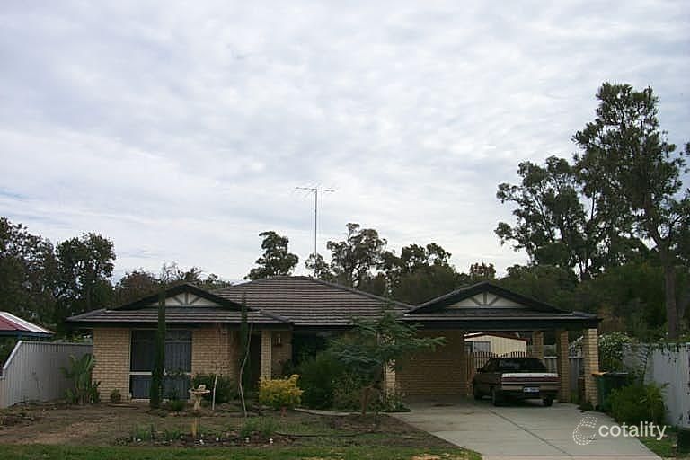 13 Appletree Pl, Greenfields, WA 6210