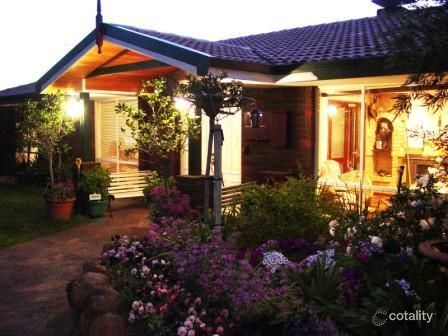 17 Bredhurst Rd, Marangaroo, WA 6064