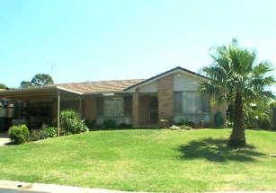 6 Cawdor Pl, Rosemeadow, NSW 2560