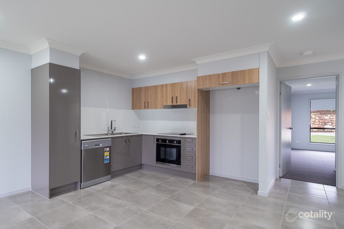 2/11 Lemon Myrtle Pl, Woombye, QLD 4559