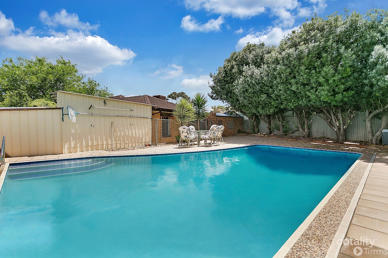 24 Suzanne Ave, Morphett Vale, SA 5162