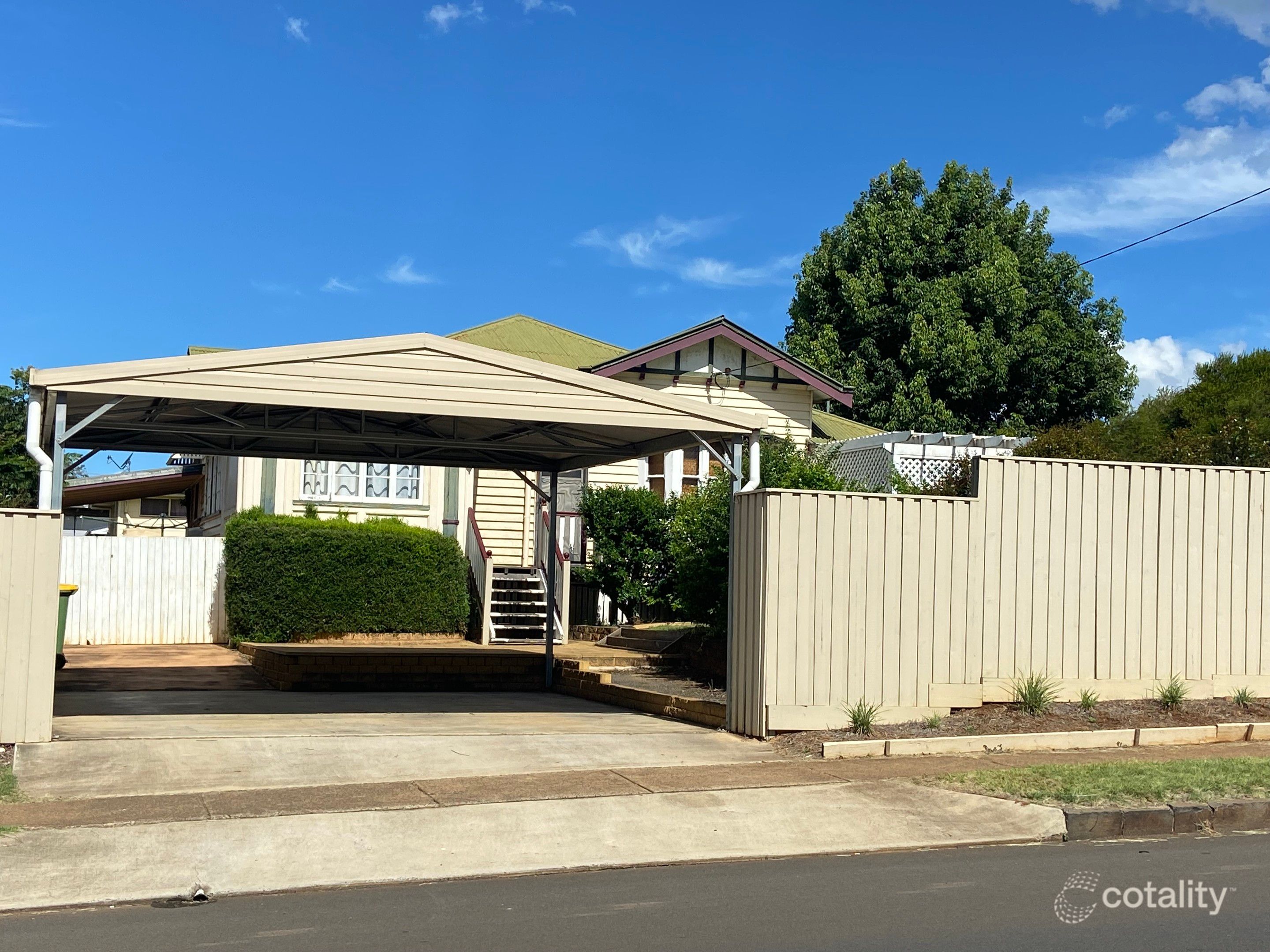 106 Holberton St, Newtown, QLD 4350