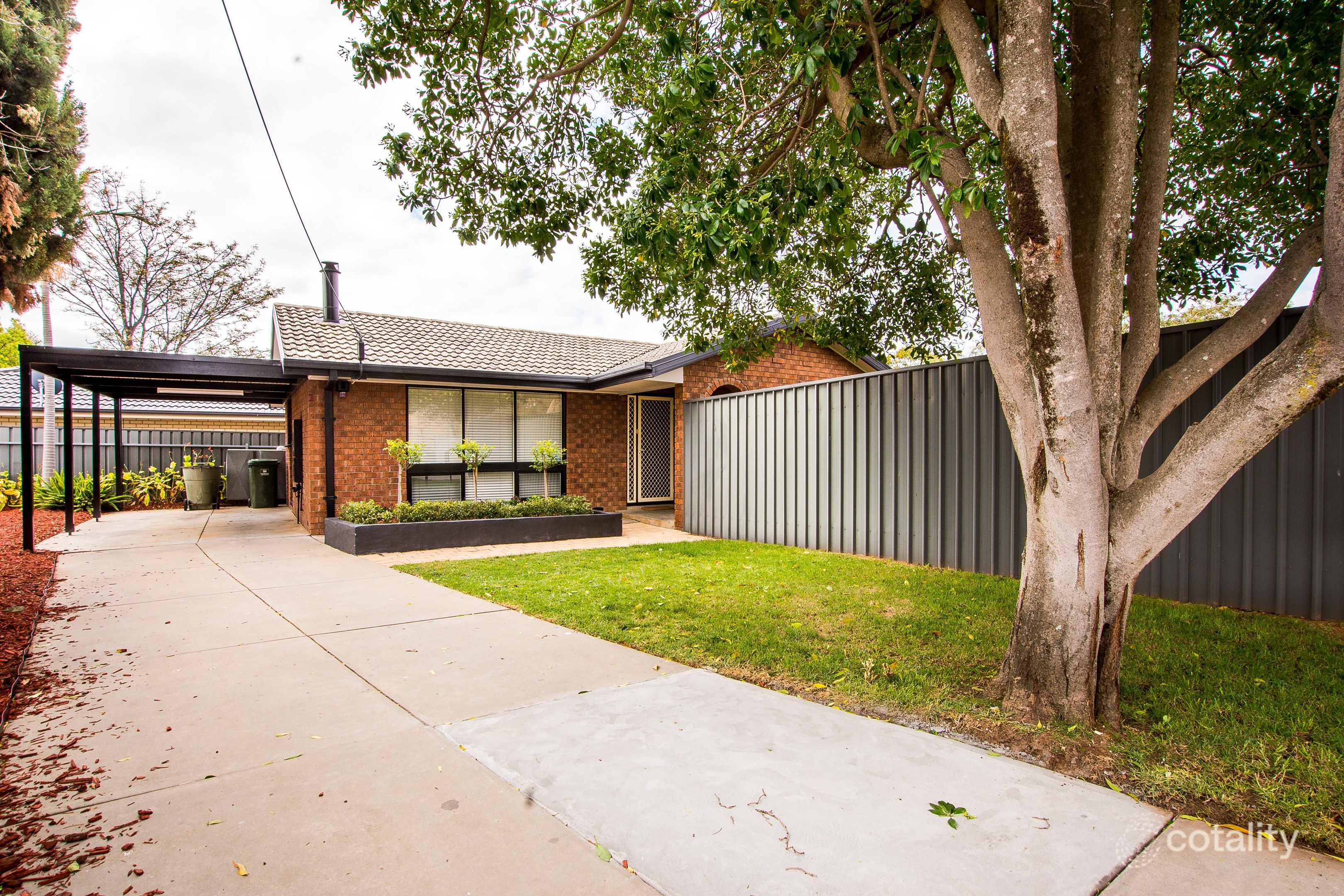 13 Dalkeith Ave, Morphett Vale, SA 5162