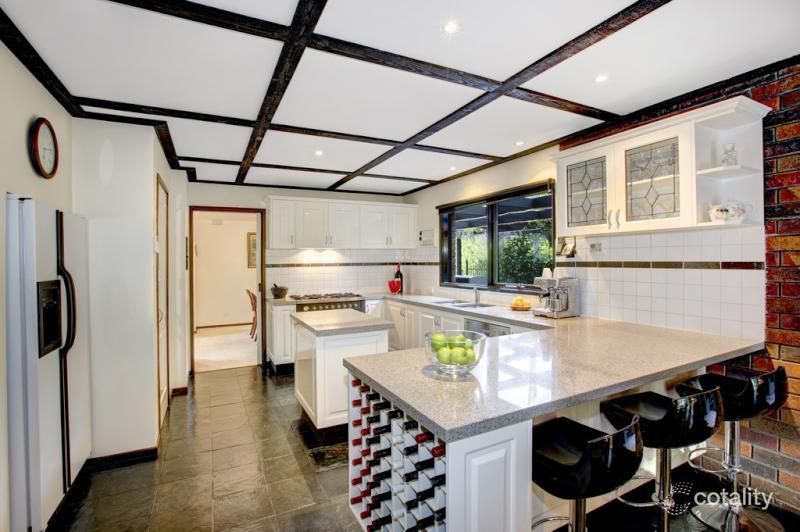 18-20 Enfield Ave, Park Orchards, VIC 3114