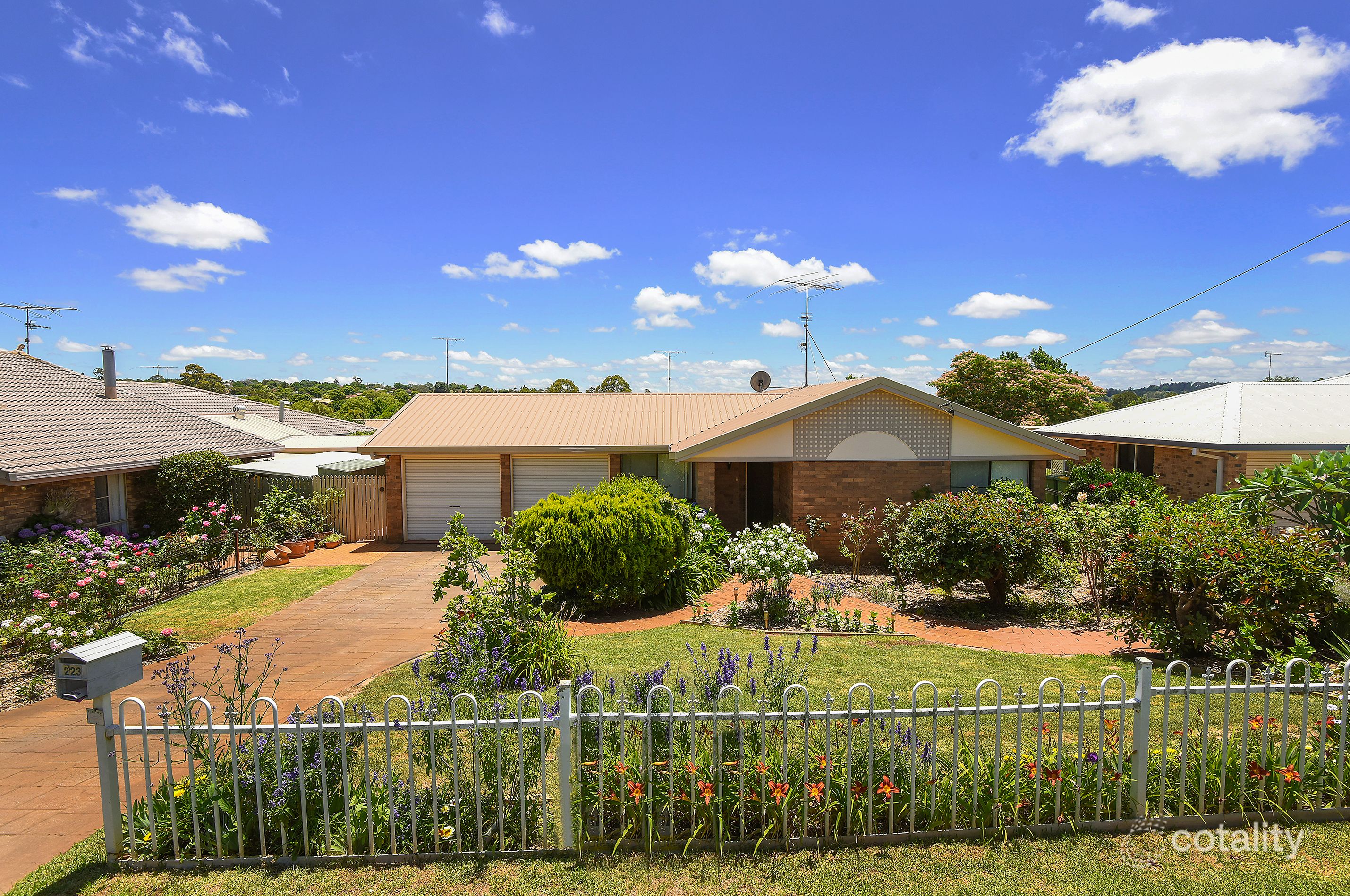 223 Stenner St, Centenary Heights, QLD 4350