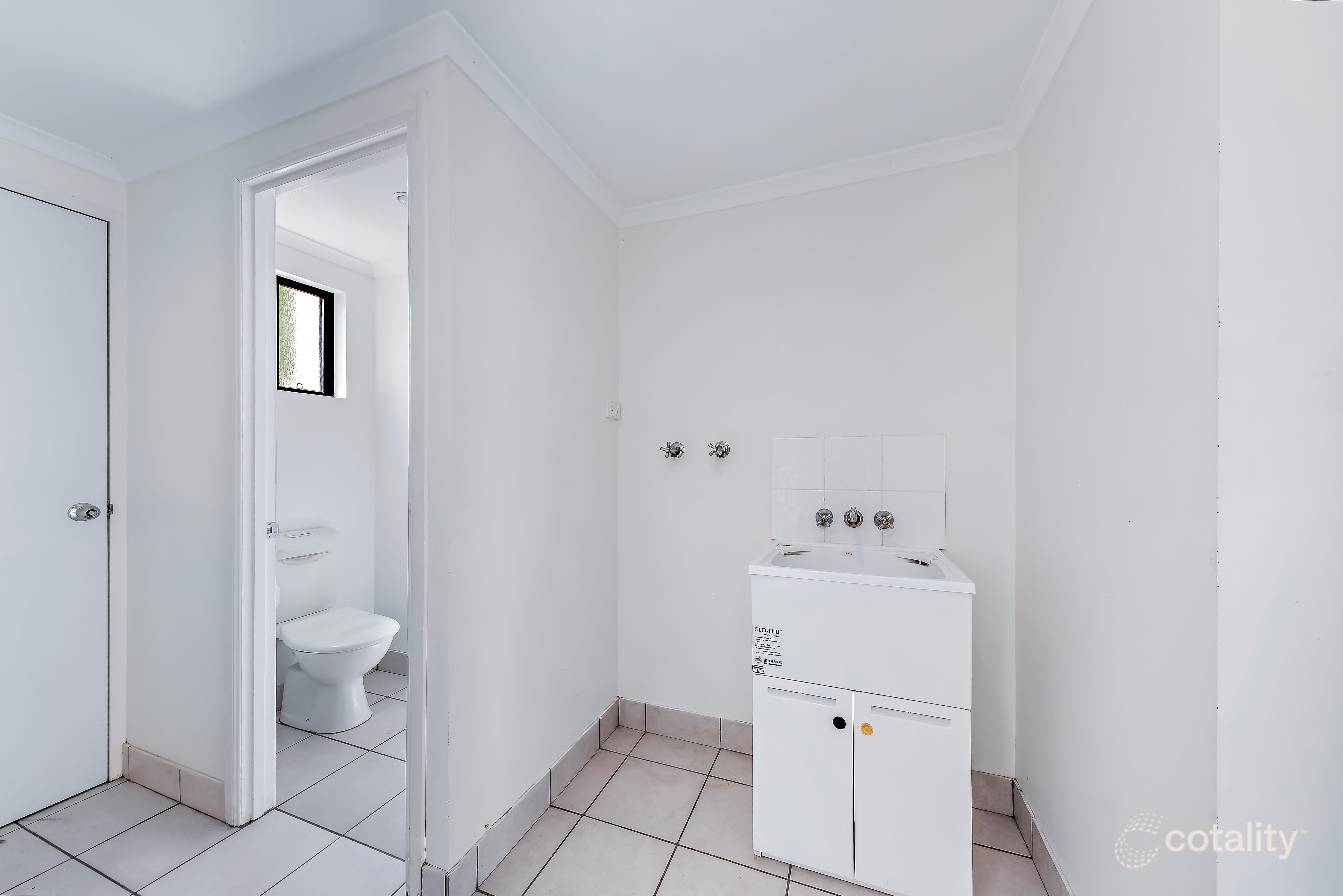 8/16 Beach Rd, Cannonvale, QLD 4802