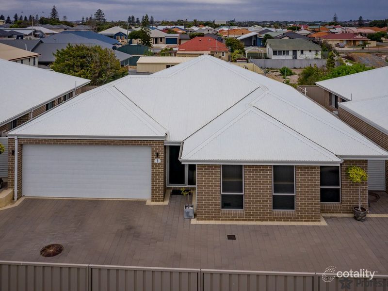 3/8 Stroud St, Beachlands, WA 6530