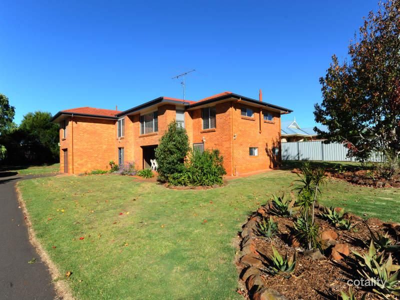 4 Calypso St, Middle Ridge, QLD 4350