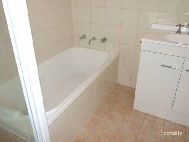 28 Thornbury St, Parkes, NSW 2870