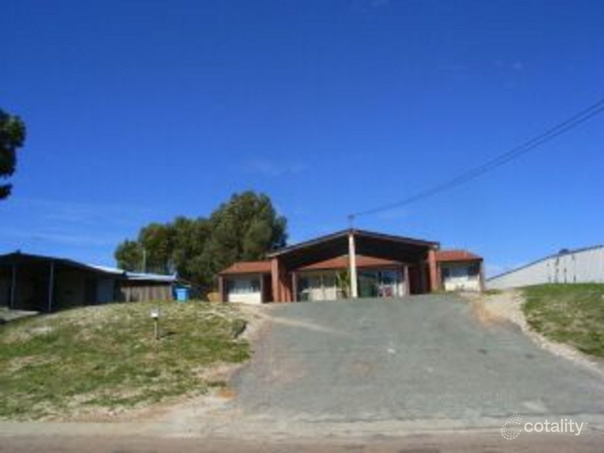 12 Daphne St, Castletown, WA 6450