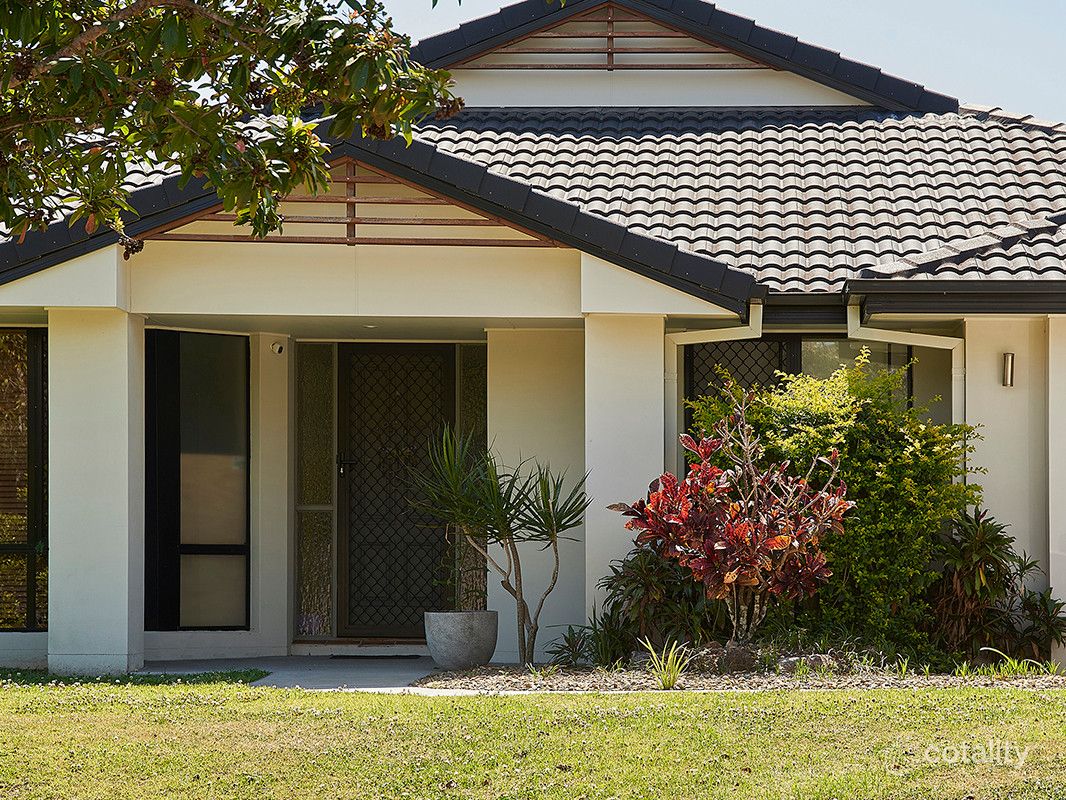 18 Gerard St, Pacific Pines, QLD 4211