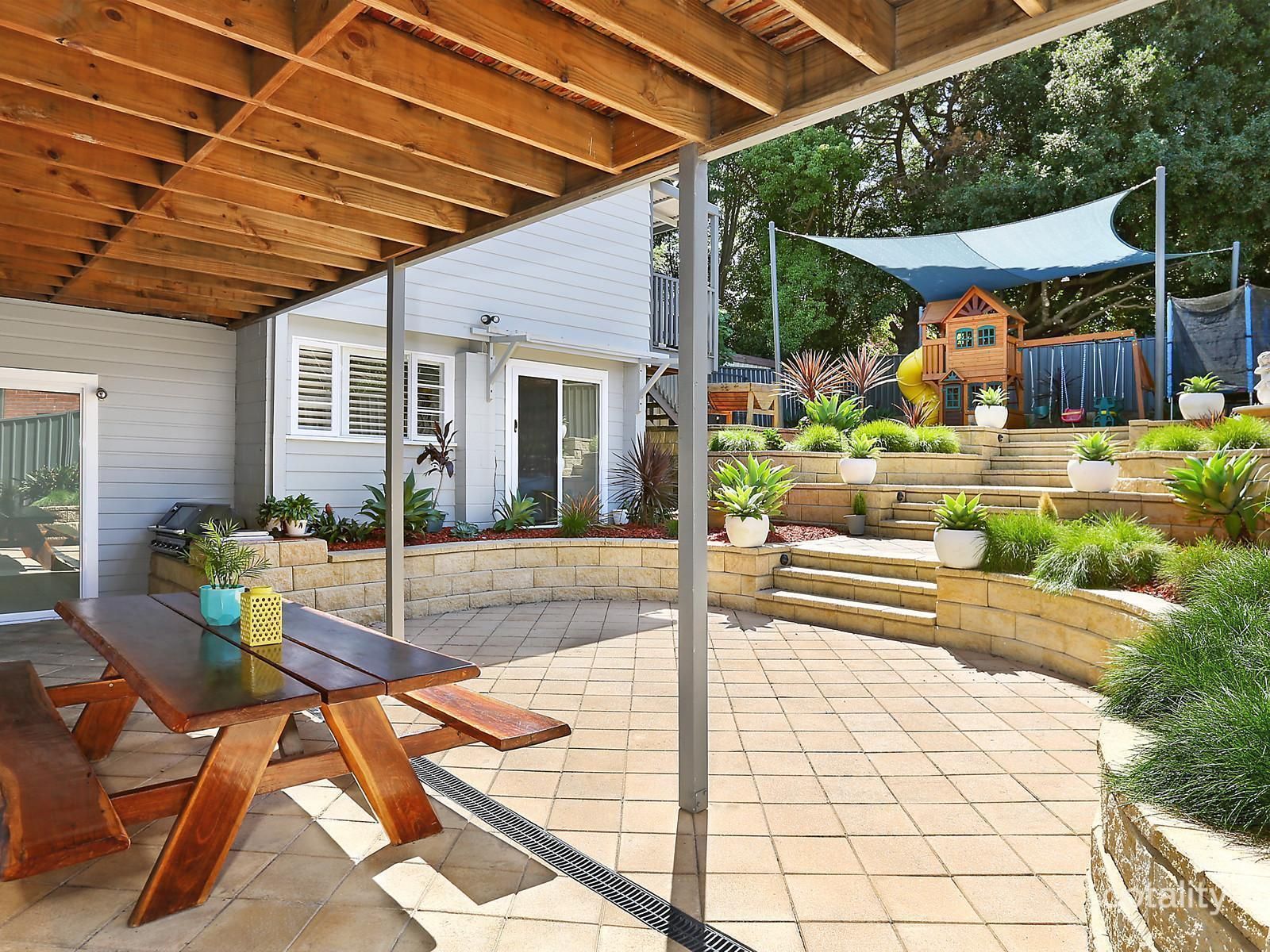 29 Stanleigh Cres, West Wollongong, NSW 2500