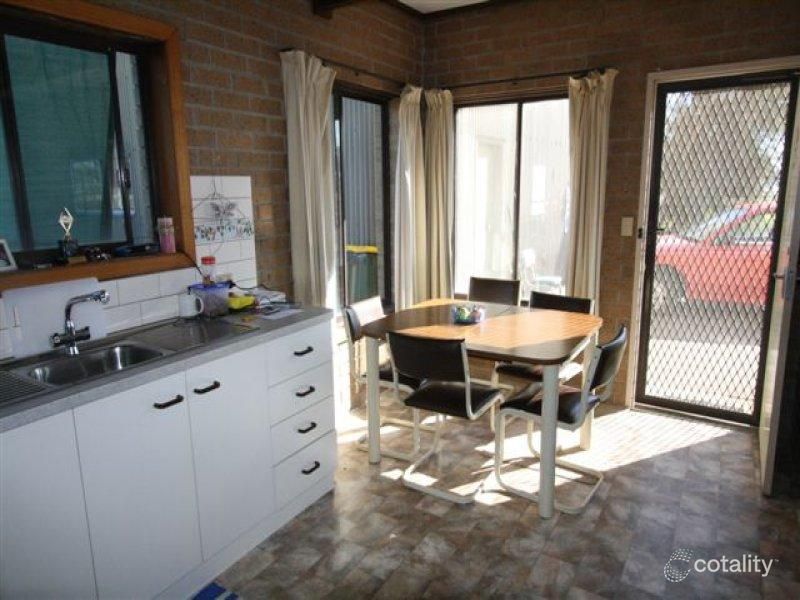 1-3 Racecourse Rd, Beaufort, VIC 3373