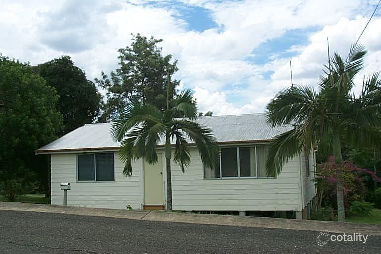 2 Araluen Tce, Monkland, QLD 4570