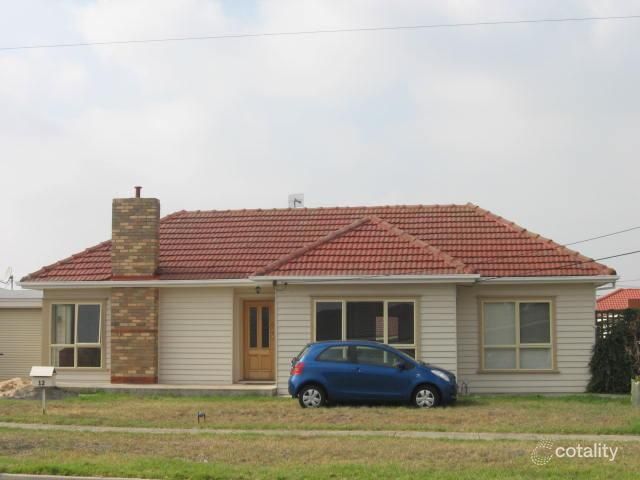 12 Buchanan St, St Albans, VIC 3021