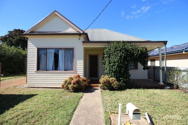 36 Sutton St, Cootamundra, NSW 2590