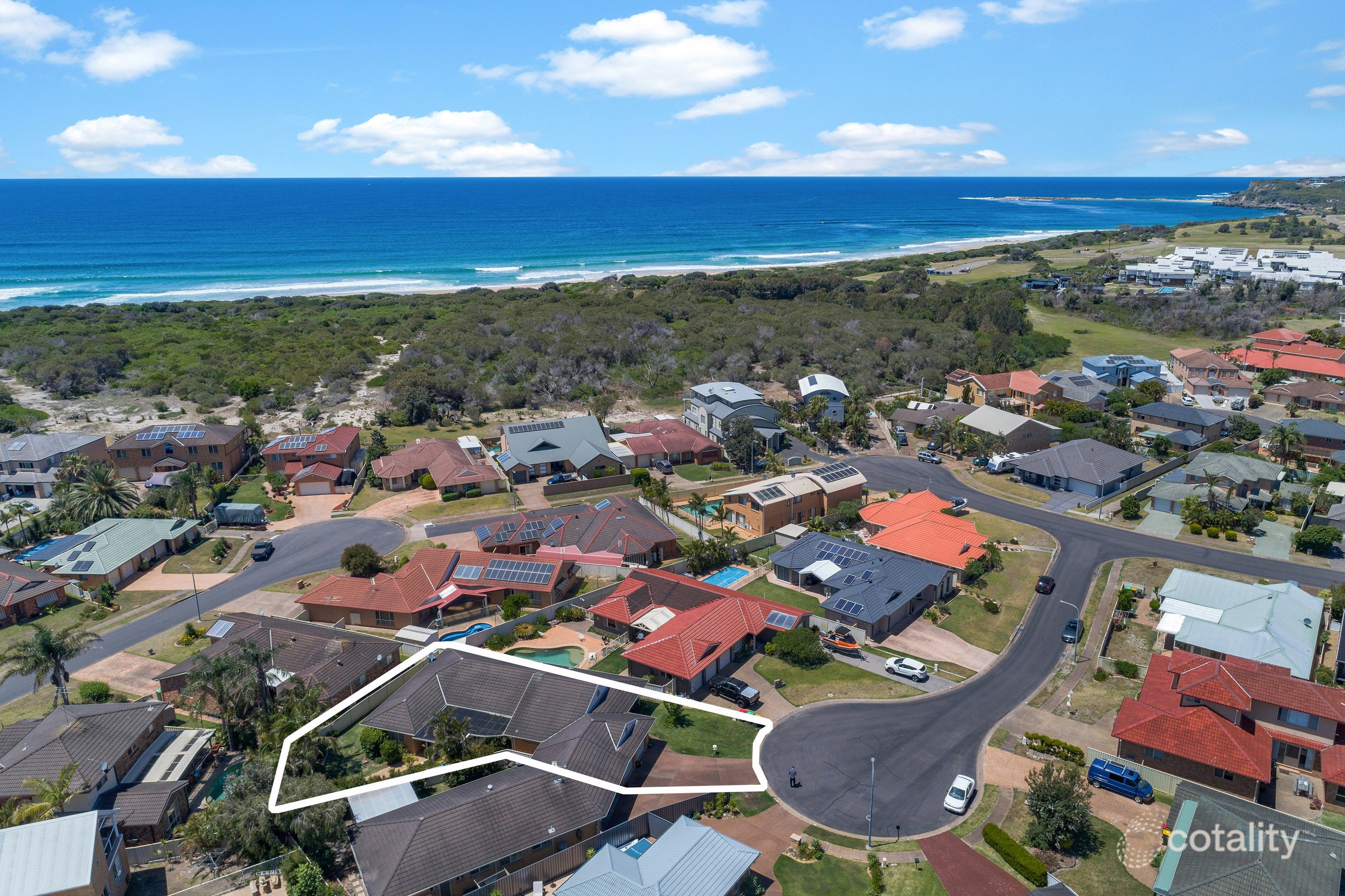 1/8 Caves Ct, Caves Beach, NSW 2281
