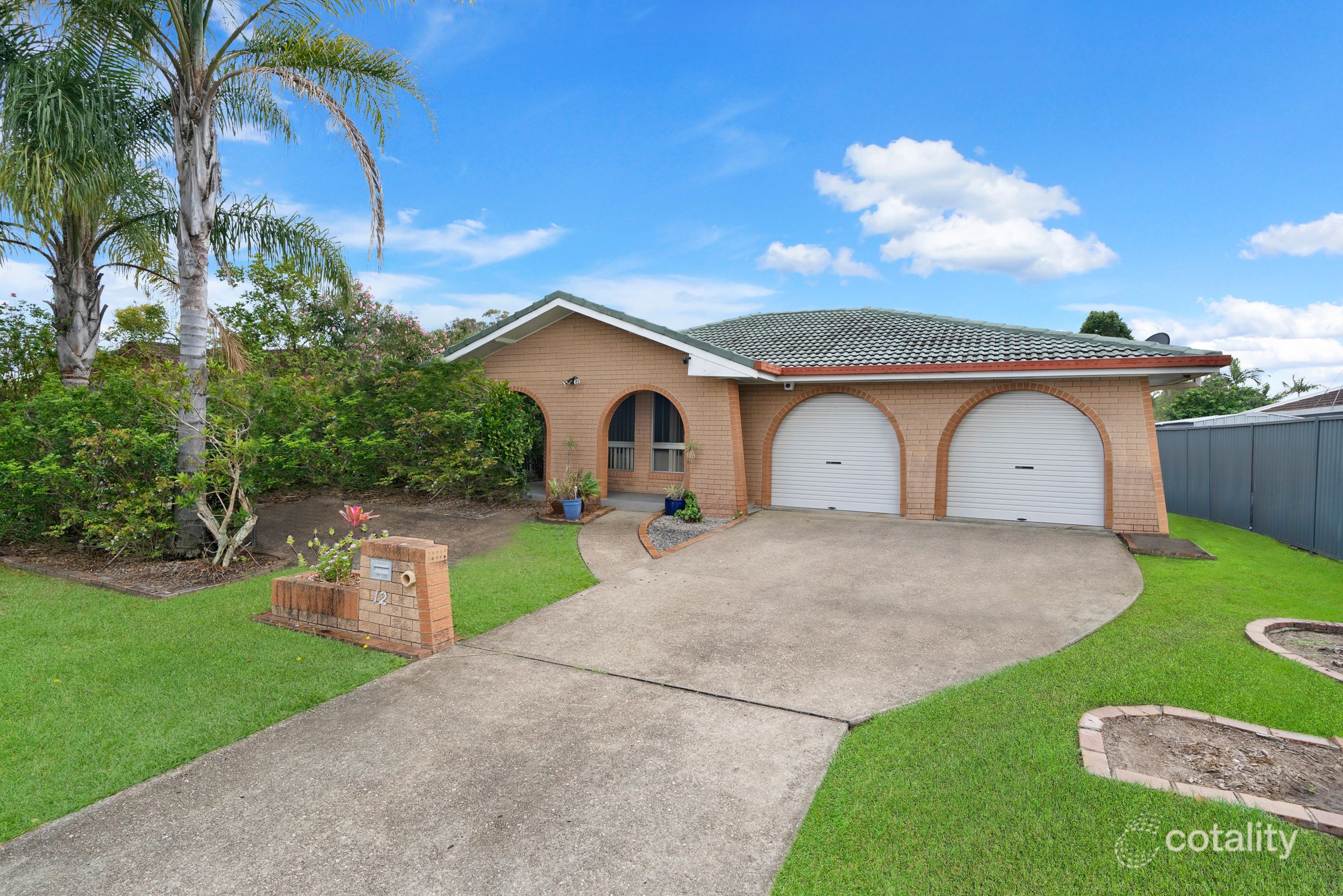 12 Newport Dr, Newport, QLD 4020