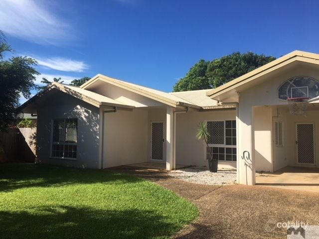 5 Bee Cl, Bentley Park, QLD 4869