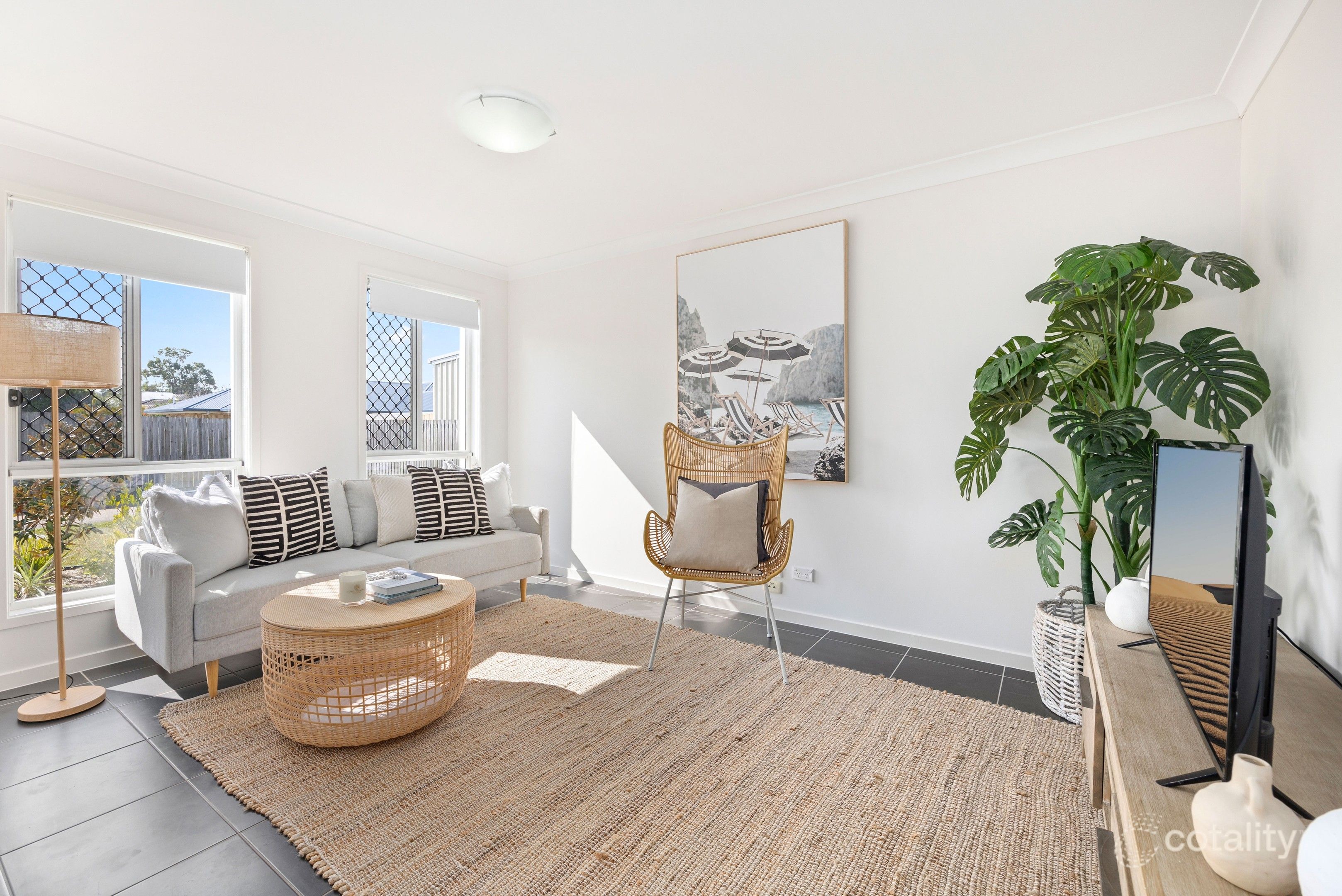 1/96 Bradman Way, Urangan, QLD 4655