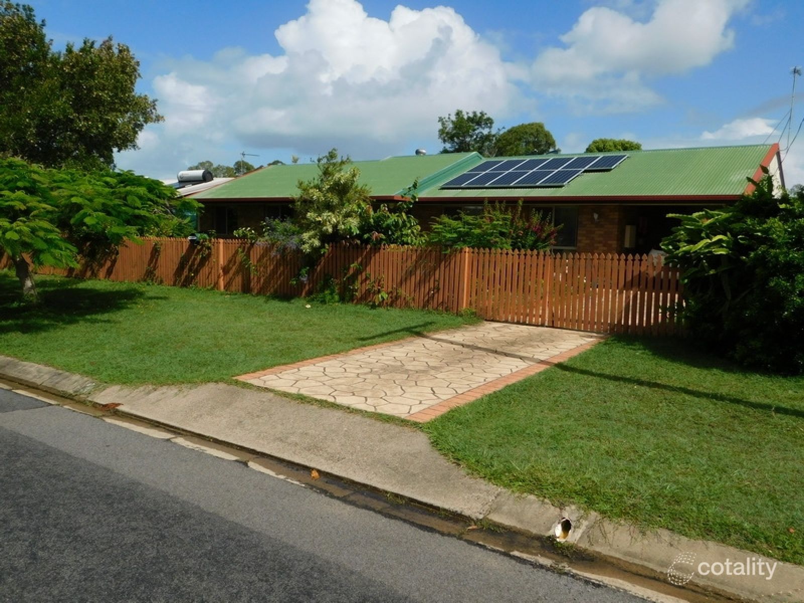 3 Harselaar Dr, Point Vernon, QLD 4655
