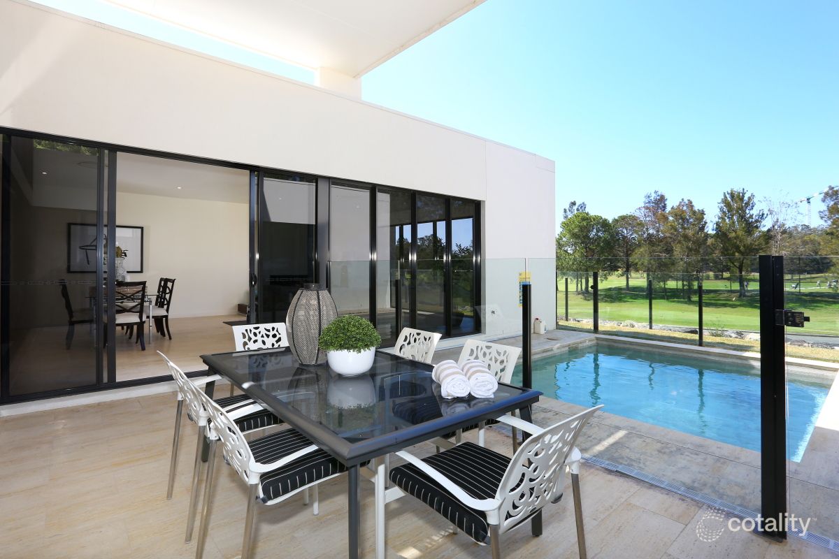 2 The Boulevarde, Benowa, QLD 4217