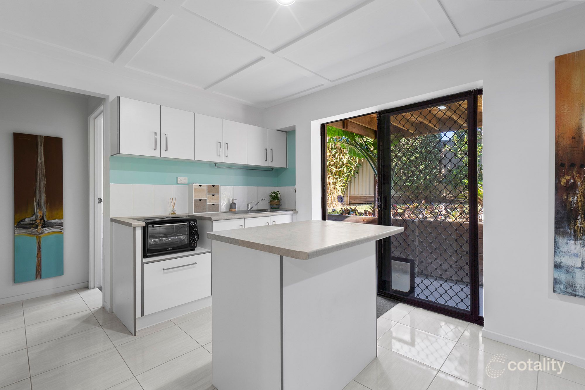 1 Marble Dr, Carrara, QLD 4211