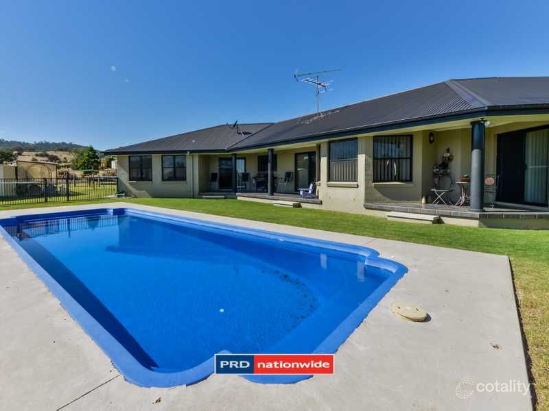 30 Daintree Cct, Moore Creek, NSW 2340