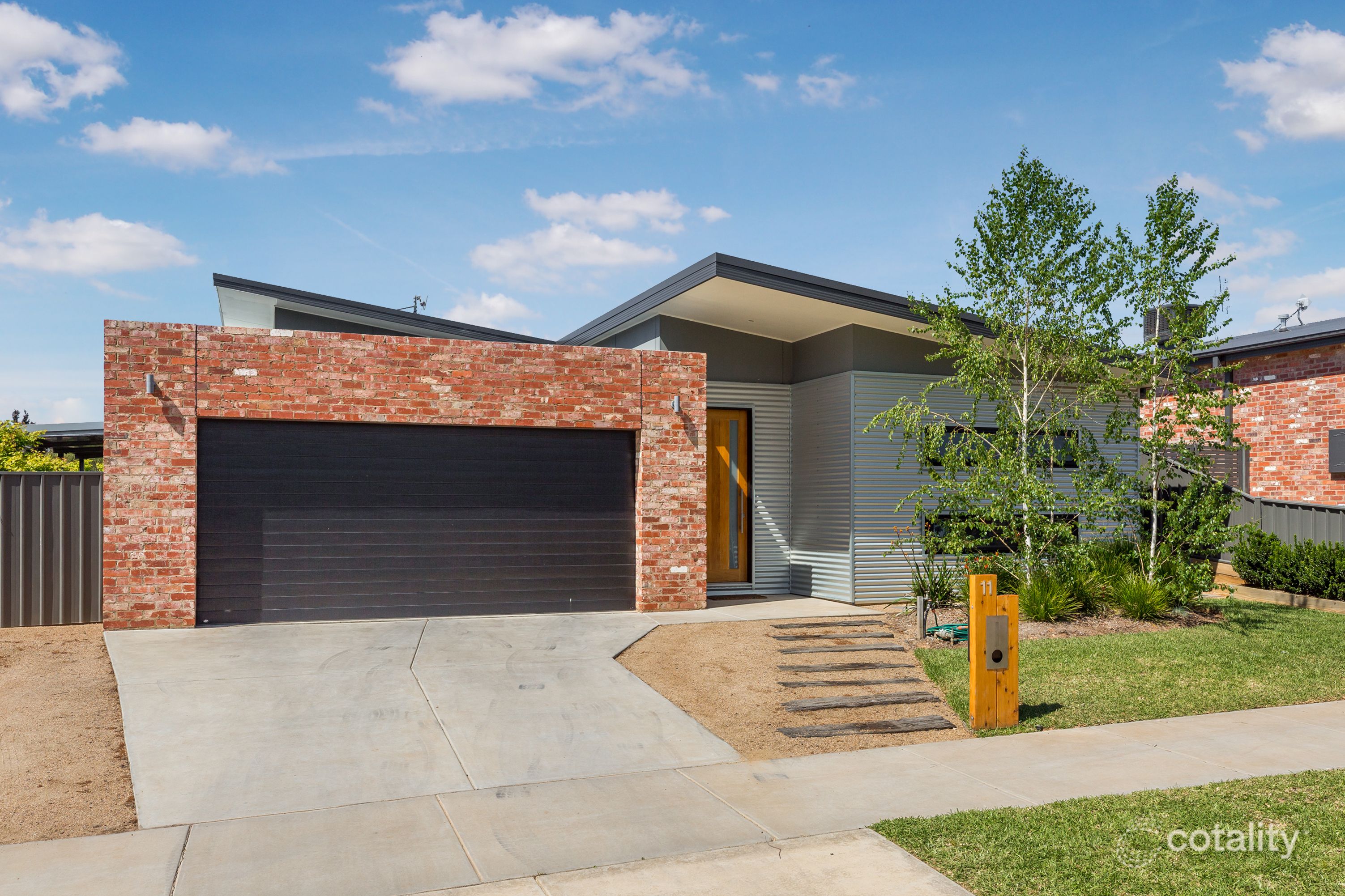 11 Shepherds Glen, Strathfieldsaye, VIC 3551