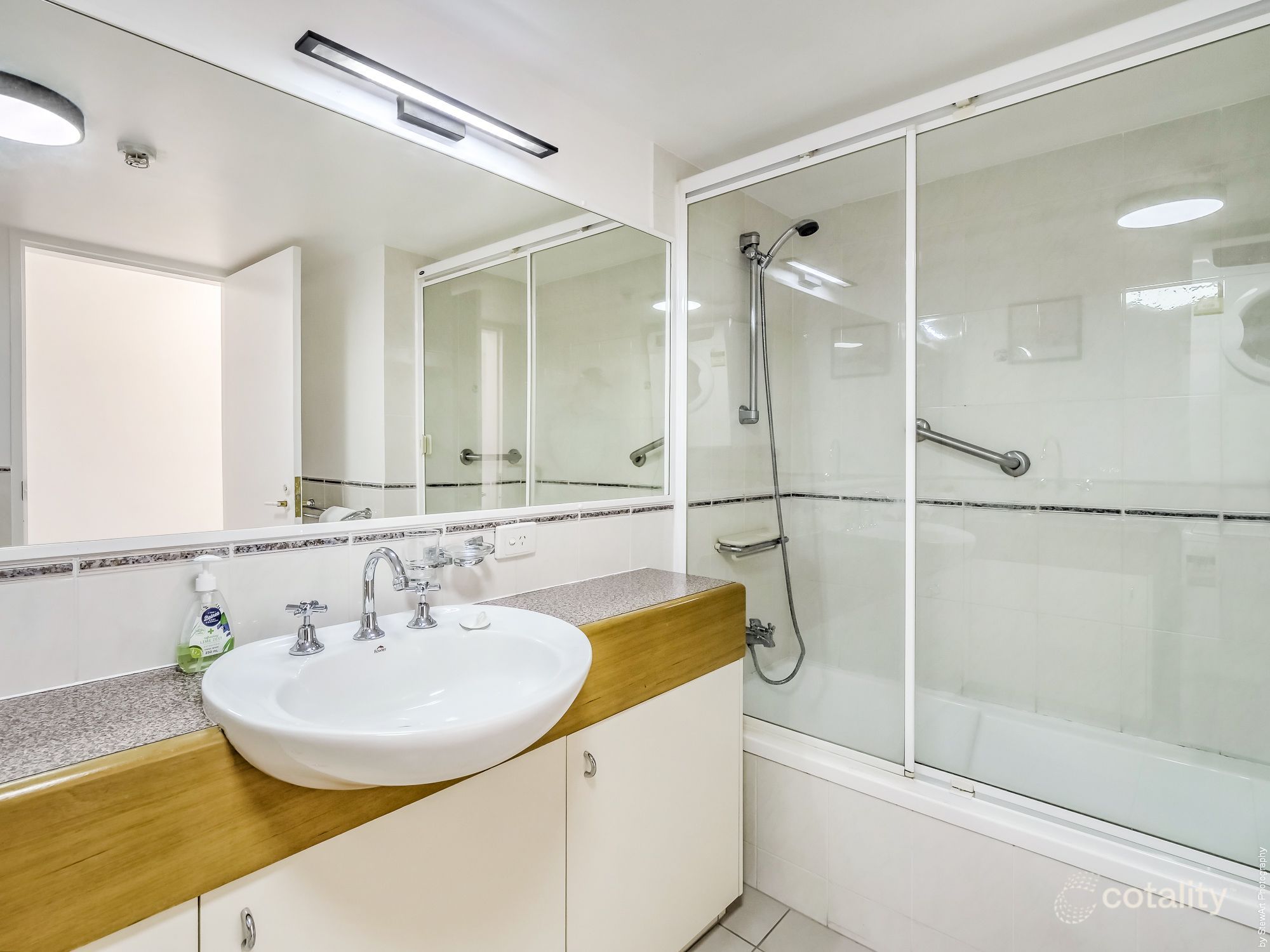 17/451 Esplanade, Torquay, QLD 4655