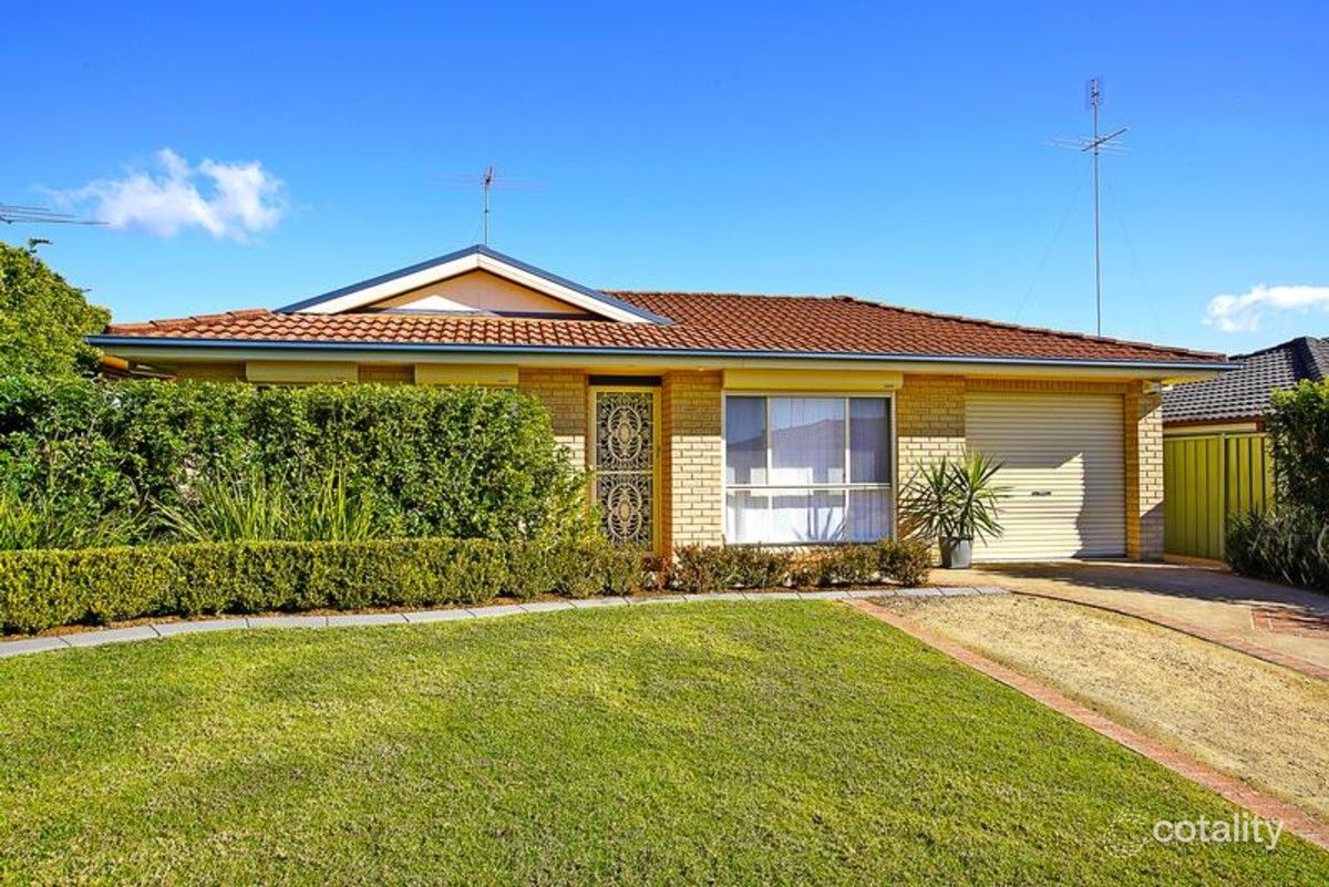 9 Yuroka St, Glenmore Park, NSW 2745