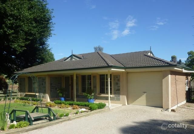 7 Opie St, Clare, SA 5453