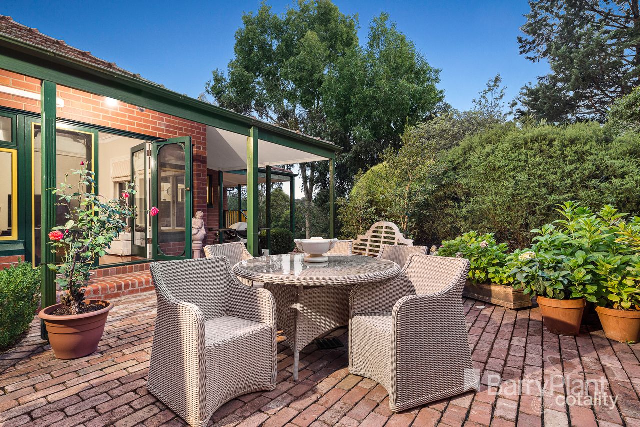 75 Maroong Dr, Research, VIC 3095