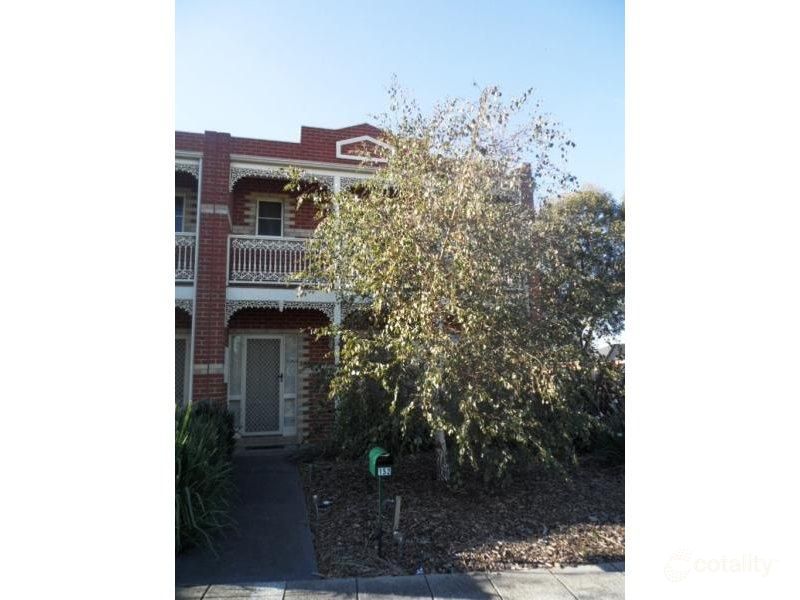 152 Paterson Dr, Lynbrook, VIC 3975