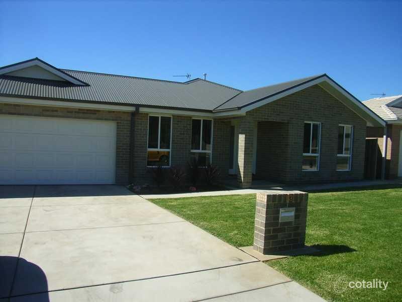 13 Mirrul St, Glenfield Park, NSW 2650
