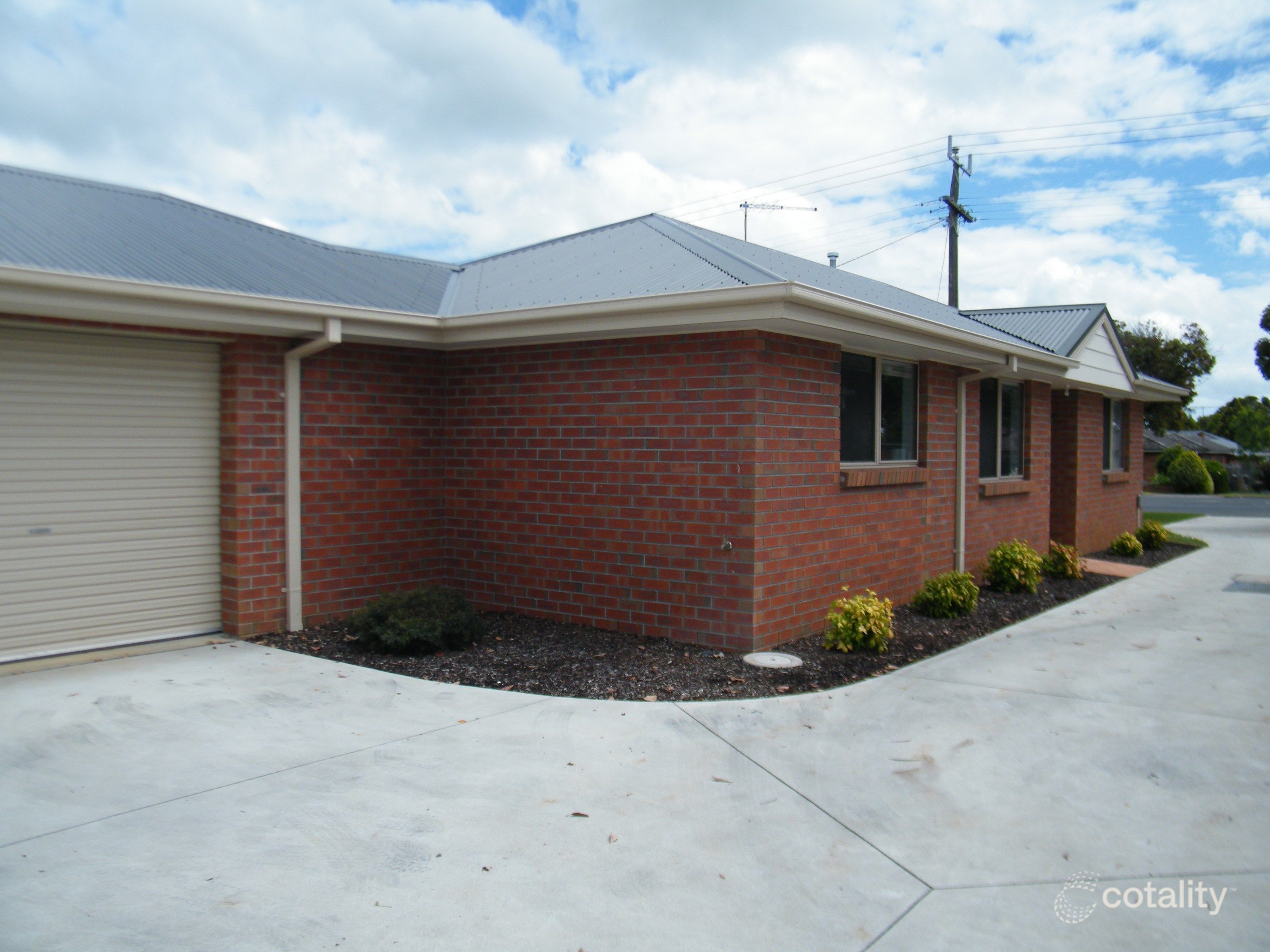 1/235 Princes Way, Drouin, VIC 3818