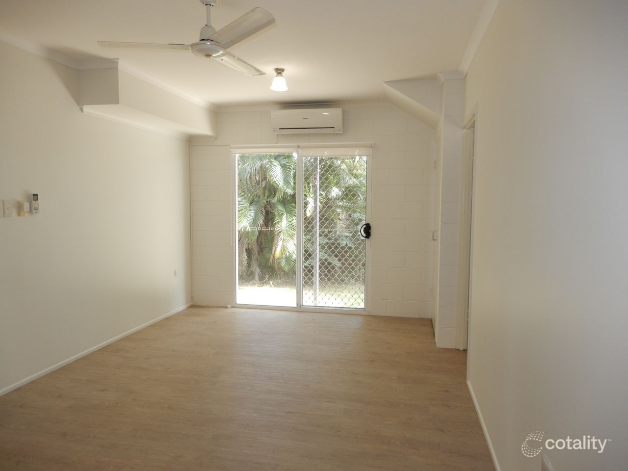 5/7 Duell Rd, Cannonvale, QLD 4802