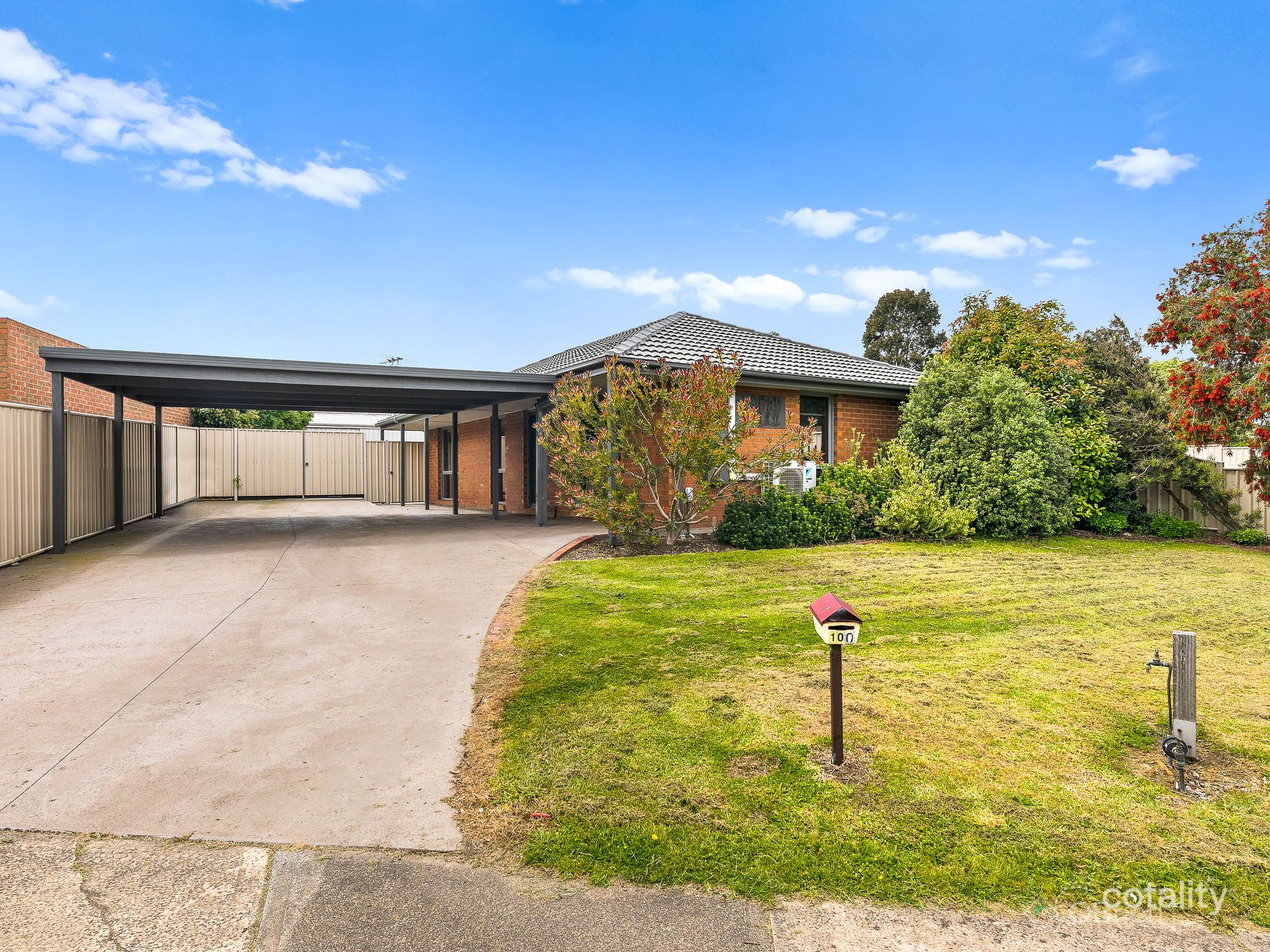 100 Fleetwood Dr, Narre Warren, VIC 3805