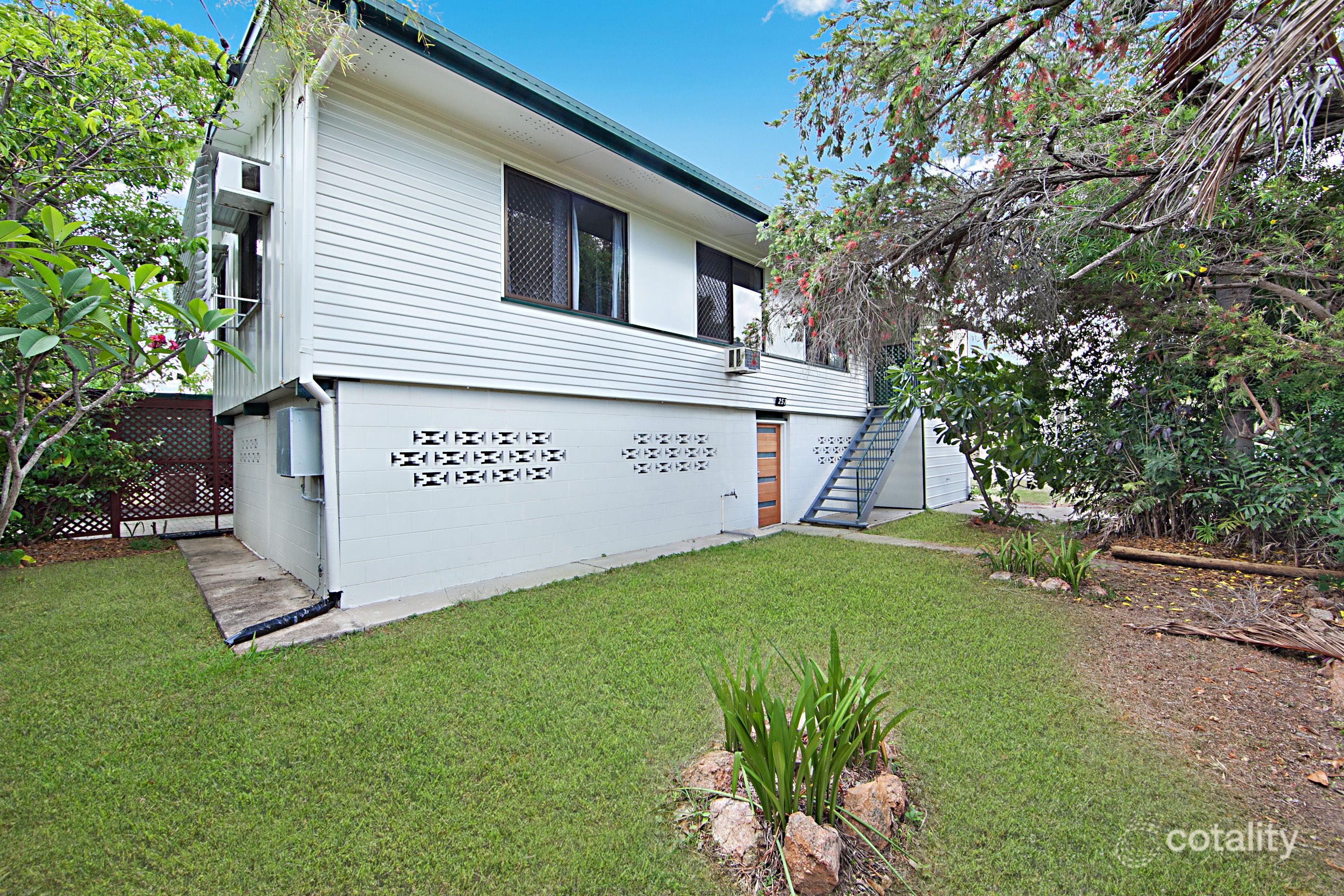 257 Corcoran St, Currajong, QLD 4812