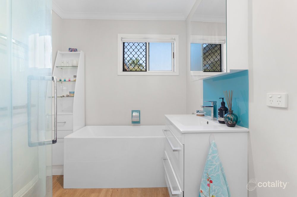 25 Ferny Way, Ferny Hills, QLD 4055