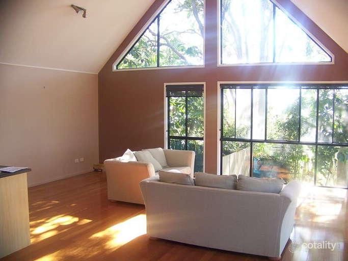 28 Blue Waters Cres, Macleay Island, QLD 4184