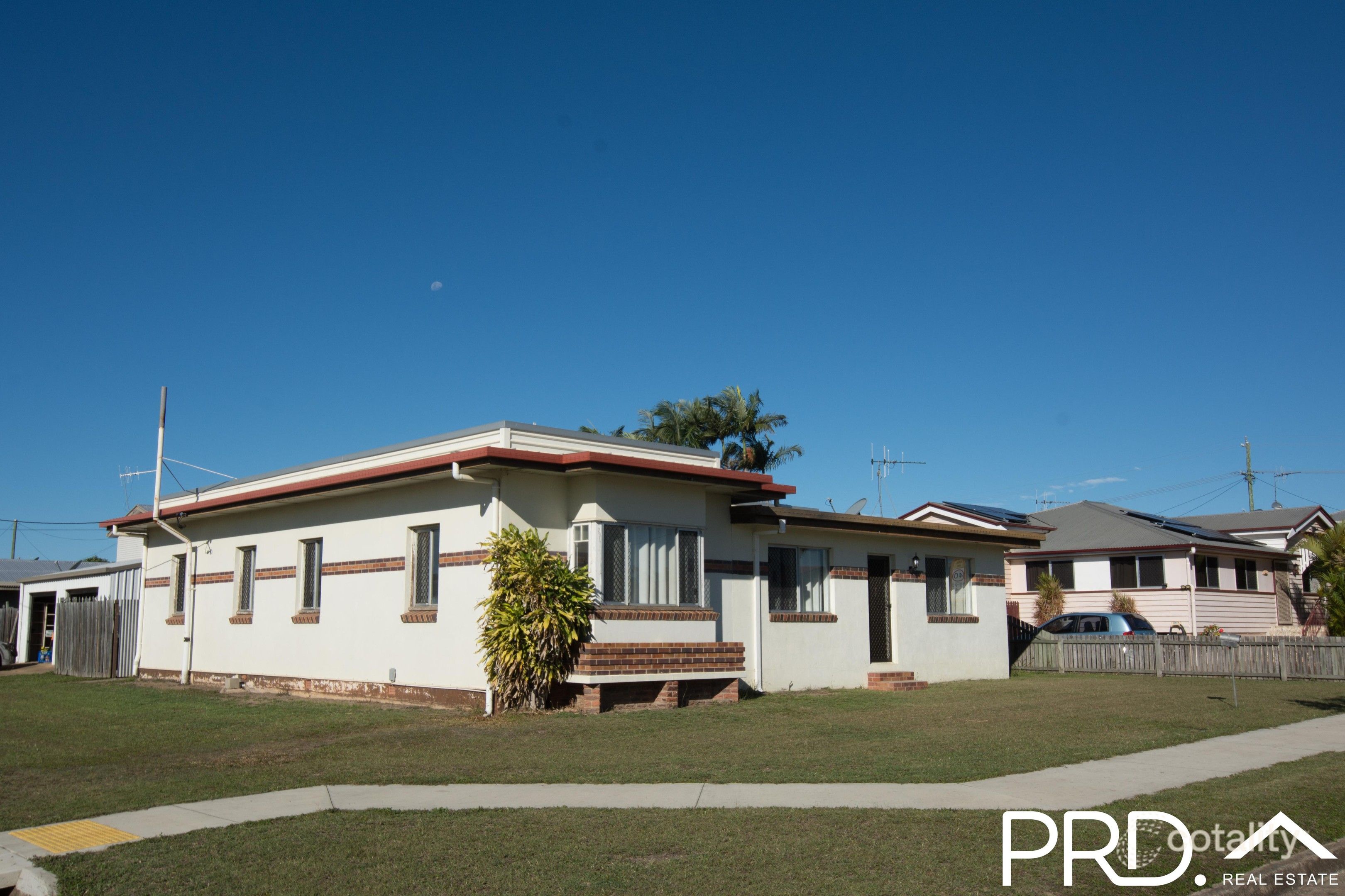 10 Cullen St, Walkervale, QLD 4670
