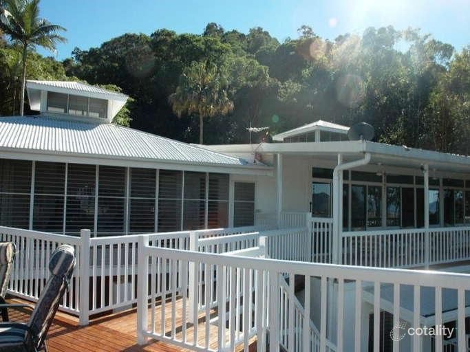 133-137 Stanton Rd, Smithfield, QLD 4878