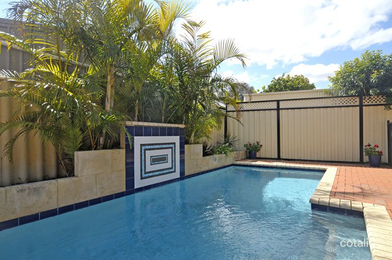 15 Seaton Ct, South Guildford, WA 6055
