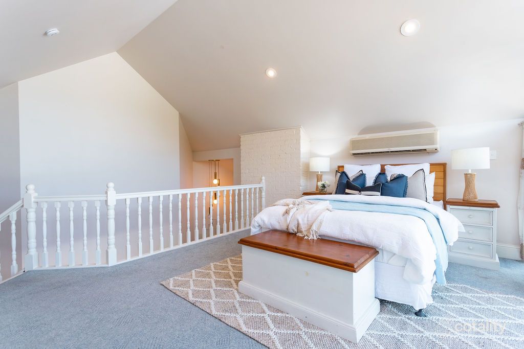 31 Glebe Rd, Newtown, QLD 4305