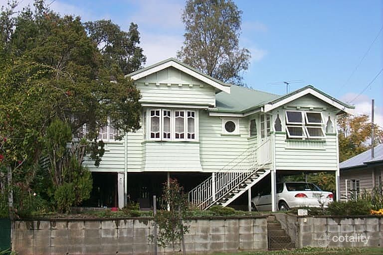 82 Frasers Rd, Ashgrove, QLD 4060