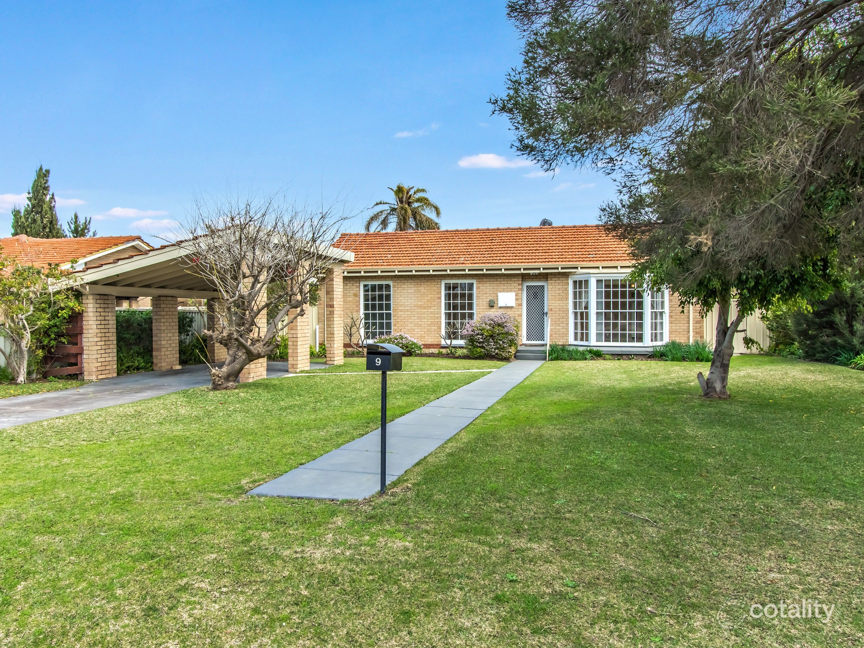 9 Octans Ct, Rockingham, WA 6168