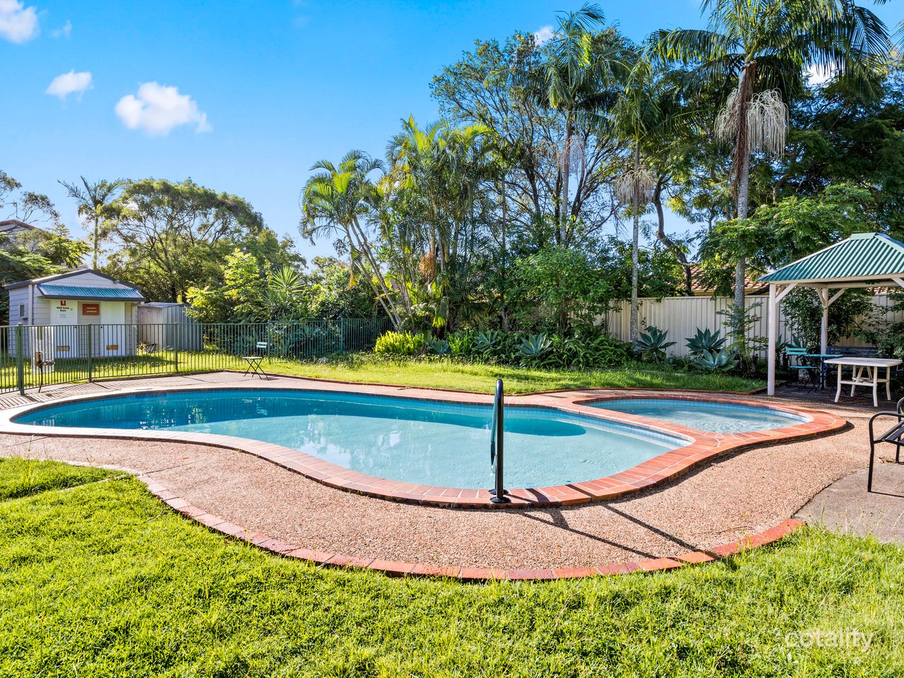 42/13-17 Brown St, Labrador, QLD 4215