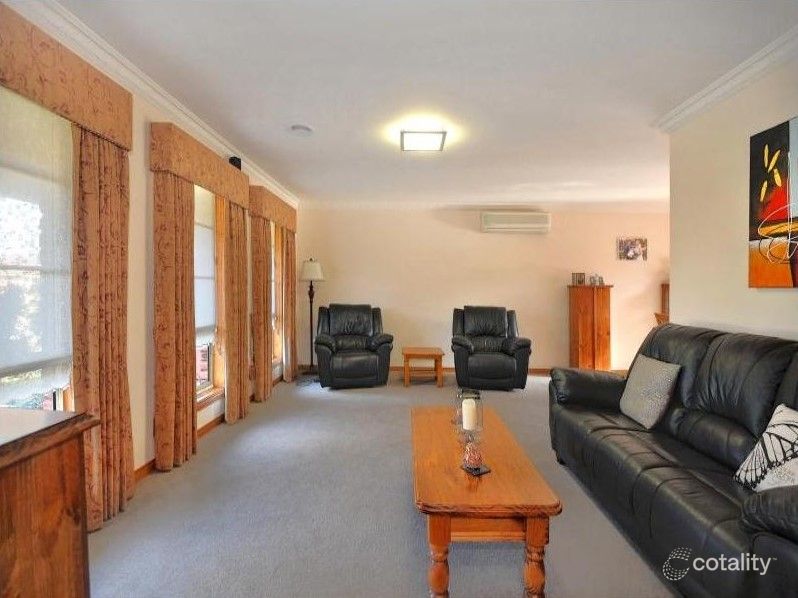 15 Parkside Rd, Delacombe, VIC 3356