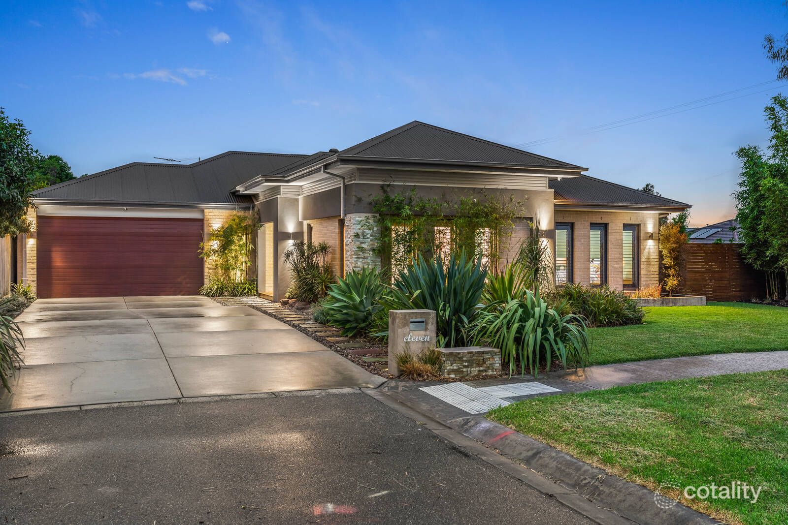 11 Glover Cl, Pakenham, VIC 3810